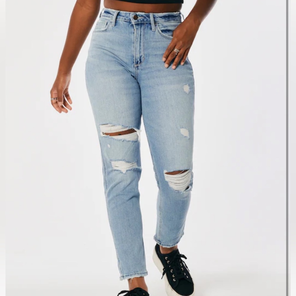 NWT Hollister Curvy High-Rise Mom Jeans | SIZE 13R